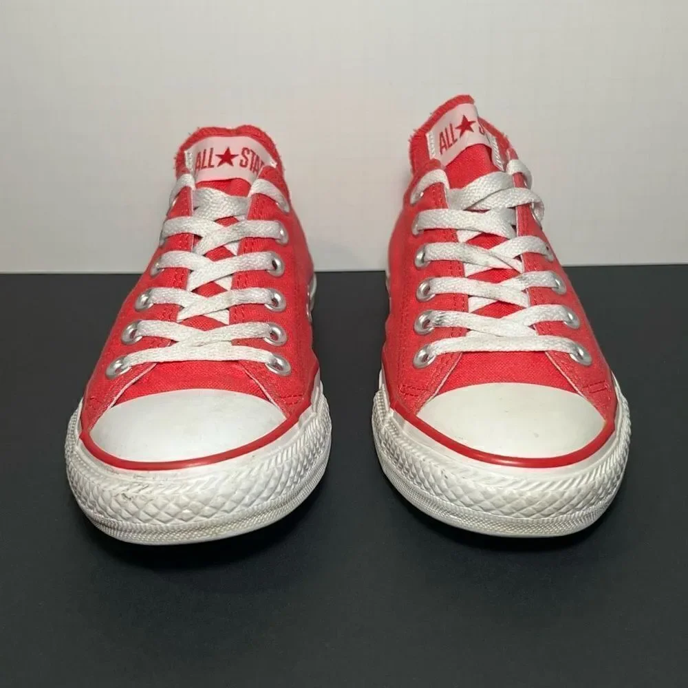 Girls/Womens CONVERSE Chuck Taylor All Star Pink Low Top Shoes / Size 6Y - 7.5 W